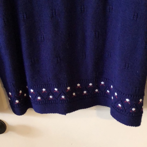 By Billie Jo Vintage button down sweater does not have a size tag but is a large - Picture 6 of 7